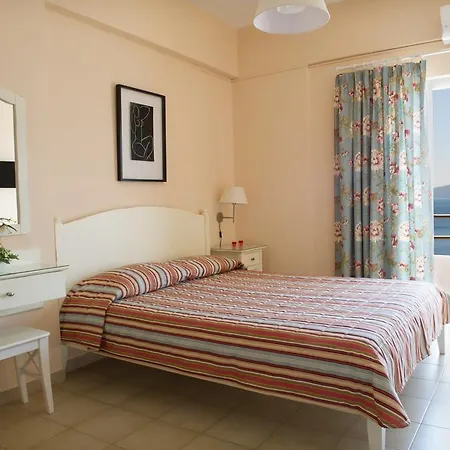 Mirella Lutrá Oréasz Elénisz