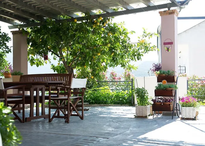 Апартаменты Mirella *